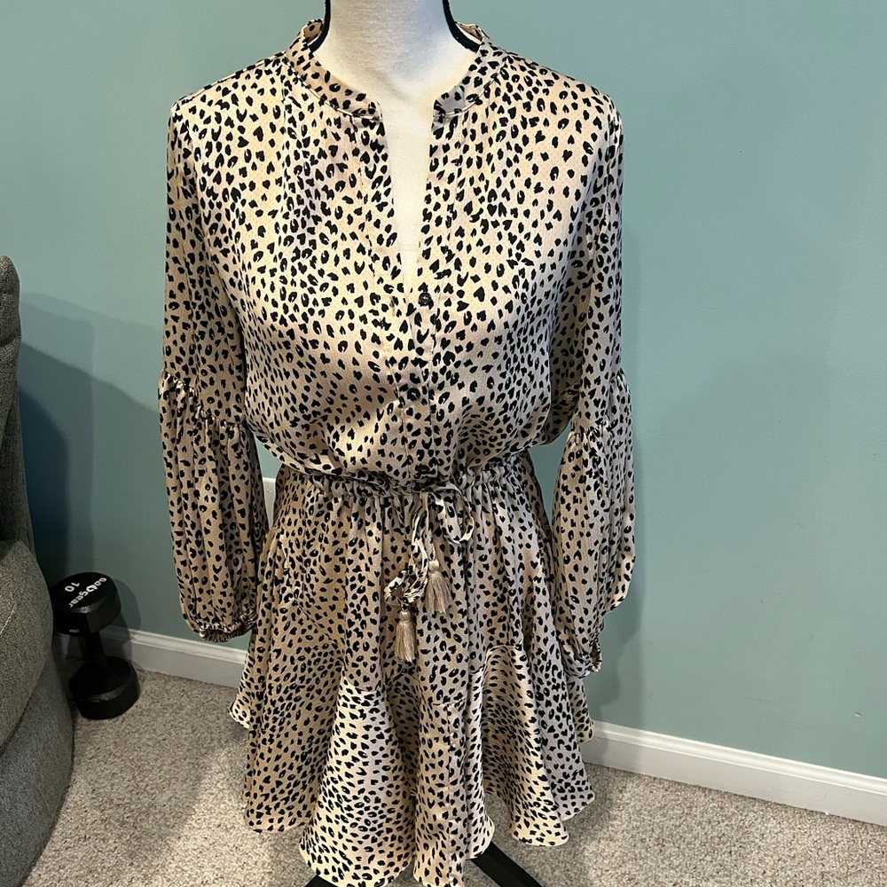 Aakaa Beige and Black Long Sleeve Dress